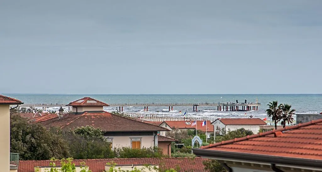 Hotel Villa Flores Marina di Pietrasanta 3*,