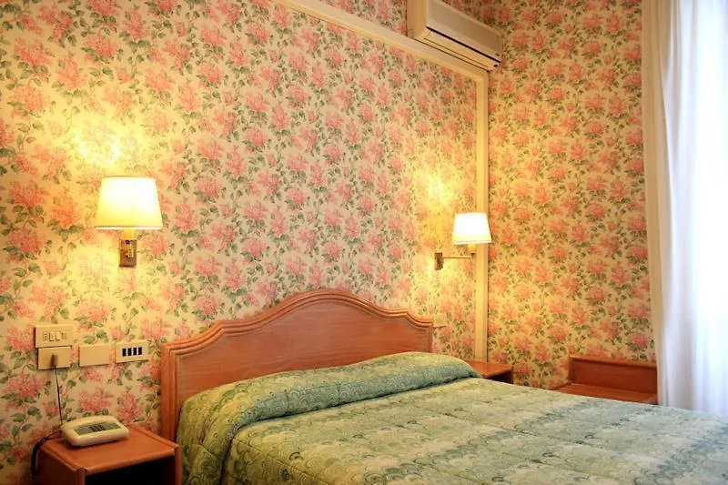 Hotel Villa Flores Marina di Pietrasanta 3*,